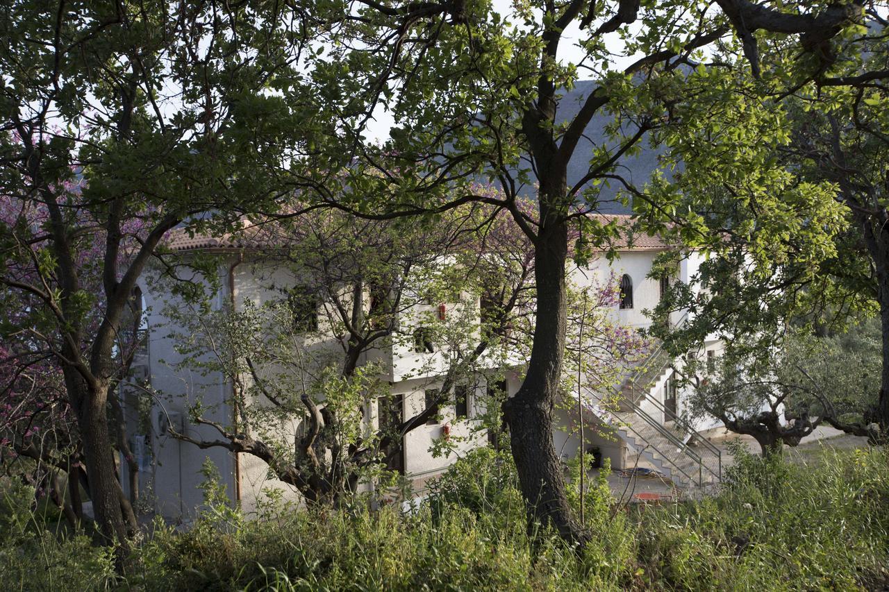 Kavoulakos Studios Skoutarion Bagian luar foto